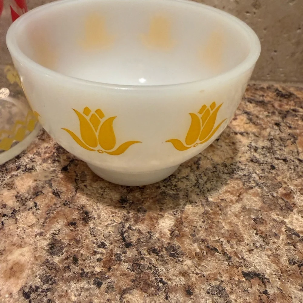 Vintage fireking tulip‎ and hazel atlas glass pair